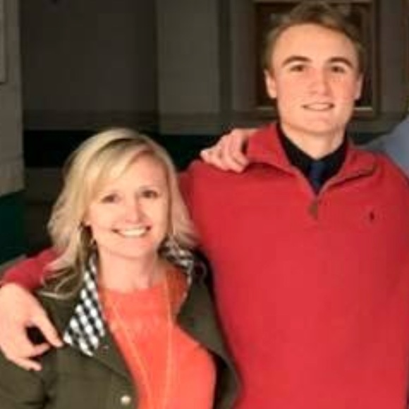 Meet your Posher, Kelli - Picture 6 of 6